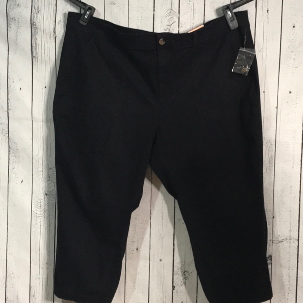 NWT EVRI capri pants elastic hem Plus 24W - Picture 1 of 8